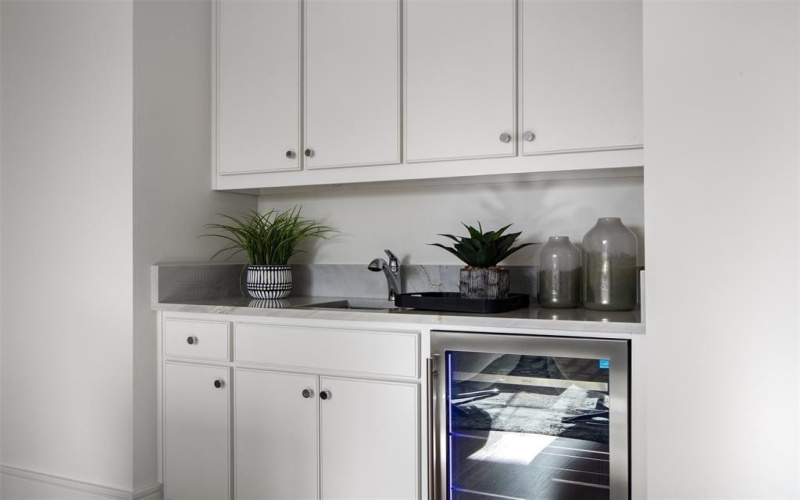 10335 Hedgeway Drive, Dallas, TX 75229, 6 Bedrooms Bedrooms, ,6 BathroomsBathrooms,Residential,For Sale,10335 Hedgeway Drive,0,21142975