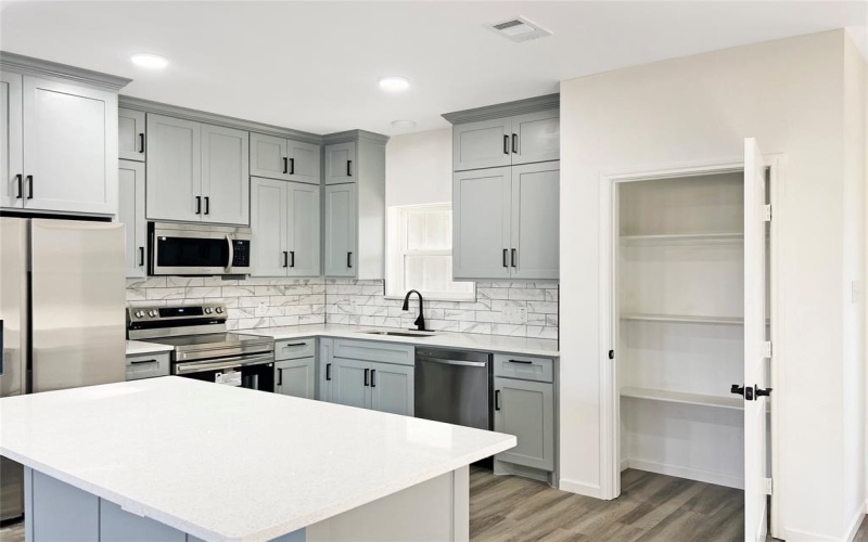 404 S San Marcos Street, Whitney, TX 76692, 3 Bedrooms Bedrooms, ,2 BathroomsBathrooms,Residential,For Sale,404 S San Marcos Street,0,21144485