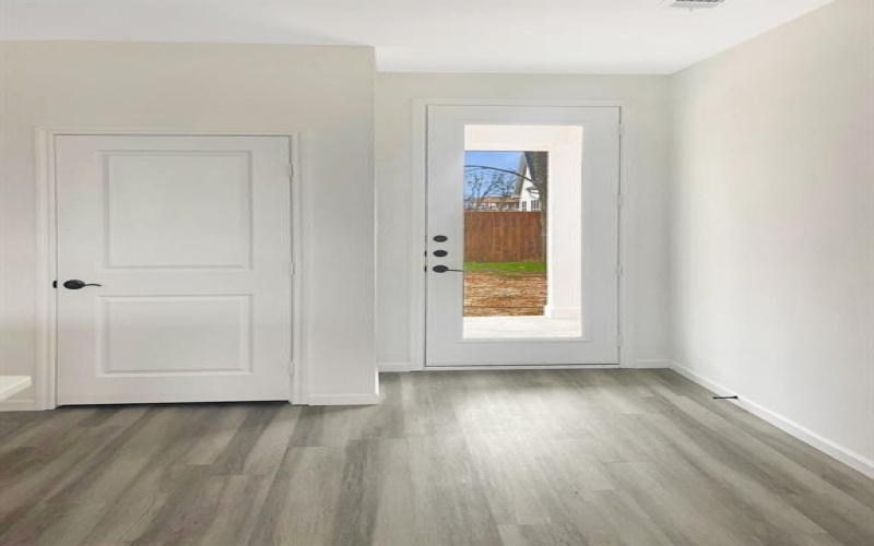 404 S San Marcos Street, Whitney, TX 76692, 3 Bedrooms Bedrooms, ,2 BathroomsBathrooms,Residential,For Sale,404 S San Marcos Street,0,21144485