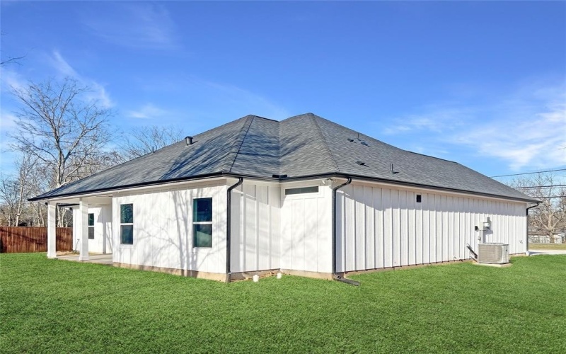 404 S San Marcos Street, Whitney, TX 76692, 3 Bedrooms Bedrooms, ,2 BathroomsBathrooms,Residential,For Sale,404 S San Marcos Street,0,21144485