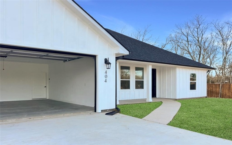 404 S San Marcos Street, Whitney, TX 76692, 3 Bedrooms Bedrooms, ,2 BathroomsBathrooms,Residential,For Sale,404 S San Marcos Street,0,21144485