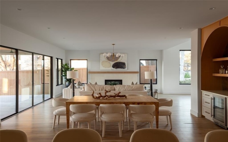 6902 La Vista Drive, Dallas, TX 75214, 6 Bedrooms Bedrooms, ,7 BathroomsBathrooms,Residential,For Sale,6902 La Vista Drive,0,21147368