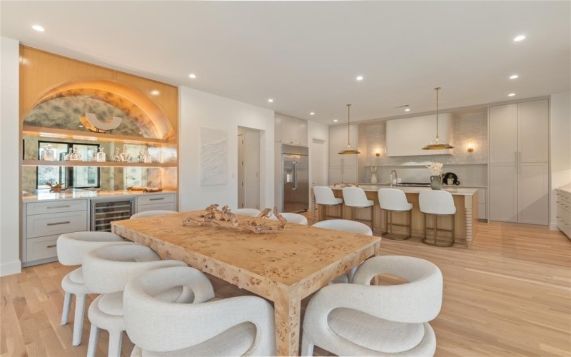 6902 La Vista Drive, Dallas, TX 75214, 6 Bedrooms Bedrooms, ,7 BathroomsBathrooms,Residential,For Sale,6902 La Vista Drive,0,21147368