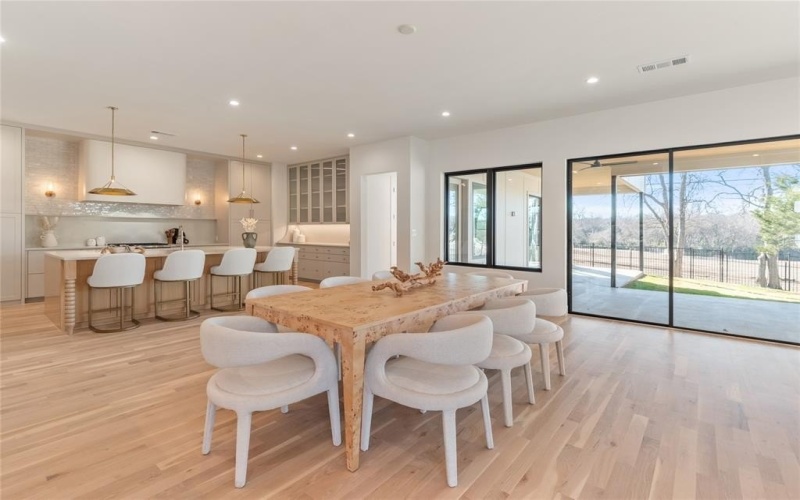 6902 La Vista Drive, Dallas, TX 75214, 6 Bedrooms Bedrooms, ,7 BathroomsBathrooms,Residential,For Sale,6902 La Vista Drive,0,21147368