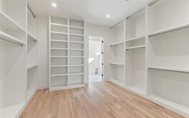 6902 La Vista Drive, Dallas, TX 75214, 6 Bedrooms Bedrooms, ,7 BathroomsBathrooms,Residential,For Sale,6902 La Vista Drive,0,21147368