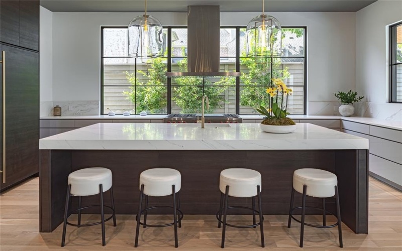 6411 Chevy Chase Avenue, Dallas, TX 75225, 5 Bedrooms Bedrooms, ,6 BathroomsBathrooms,Residential,For Sale,6411 Chevy Chase Avenue,0,21147458