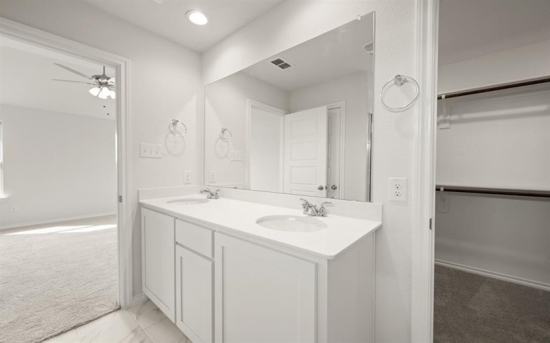 301 Comanche Drive, Cleburne, TX 76033, 3 Bedrooms Bedrooms, ,2 BathroomsBathrooms,Residential,For Sale,301 Comanche Drive,0,21156801