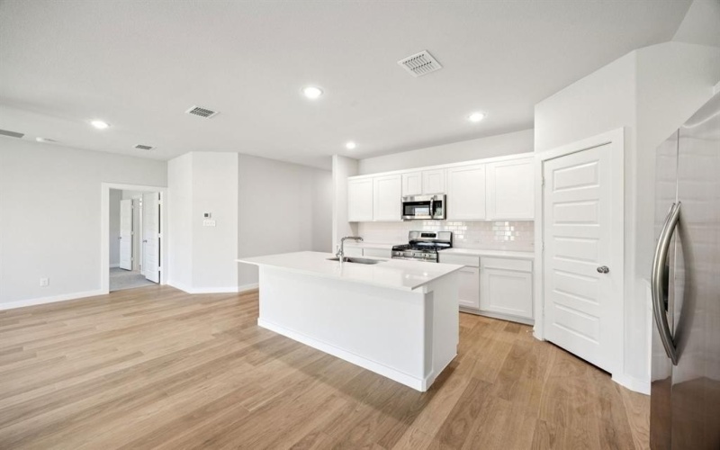 5708 Rushing River Way, McKinney, TX 75071, 4 Habitaciones Habitaciones , ,2 BañosBaños,Residential,En Venta,5708 Rushing River Way,0,21156837