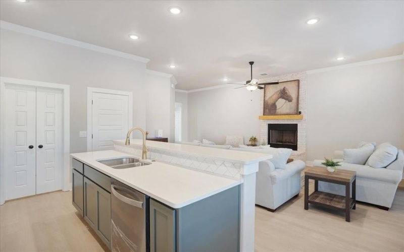 512 Courtney Drive, Sherman, TX 75092, 3 Habitaciones Habitaciones , ,2 BañosBaños,Residential,En Venta,512 Courtney Drive,0,21156939