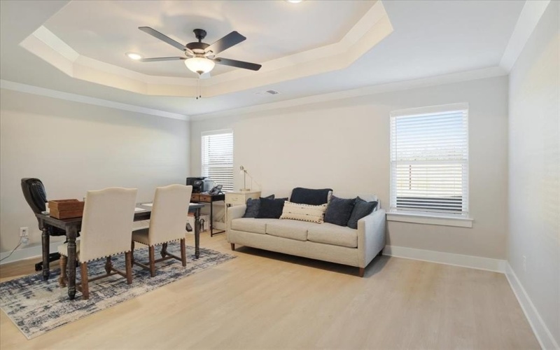 512 Courtney Drive, Sherman, TX 75092, 3 Habitaciones Habitaciones , ,2 BañosBaños,Residential,En Venta,512 Courtney Drive,0,21156939