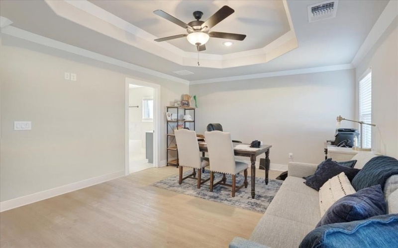 512 Courtney Drive, Sherman, TX 75092, 3 Habitaciones Habitaciones , ,2 BañosBaños,Residential,En Venta,512 Courtney Drive,0,21156939