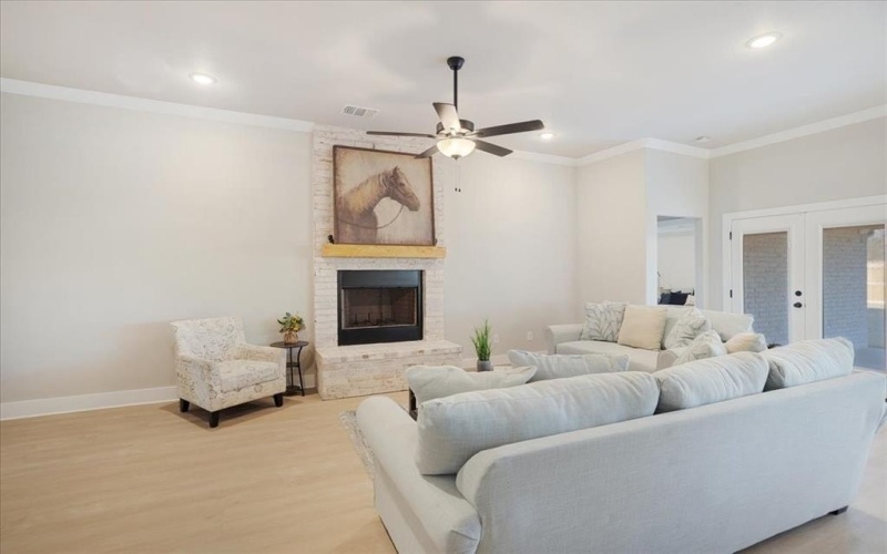 512 Courtney Drive, Sherman, TX 75092, 3 Habitaciones Habitaciones , ,2 BañosBaños,Residential,En Venta,512 Courtney Drive,0,21156939