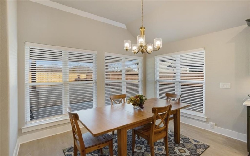 512 Courtney Drive, Sherman, TX 75092, 3 Habitaciones Habitaciones , ,2 BañosBaños,Residential,En Venta,512 Courtney Drive,0,21156939