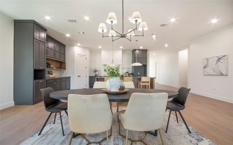 3910 Vineyard Drive, Dallas, TX 75212, 4 Bedrooms Bedrooms, ,3 BathroomsBathrooms,Residential,For Sale,3910 Vineyard Drive,0,21157002