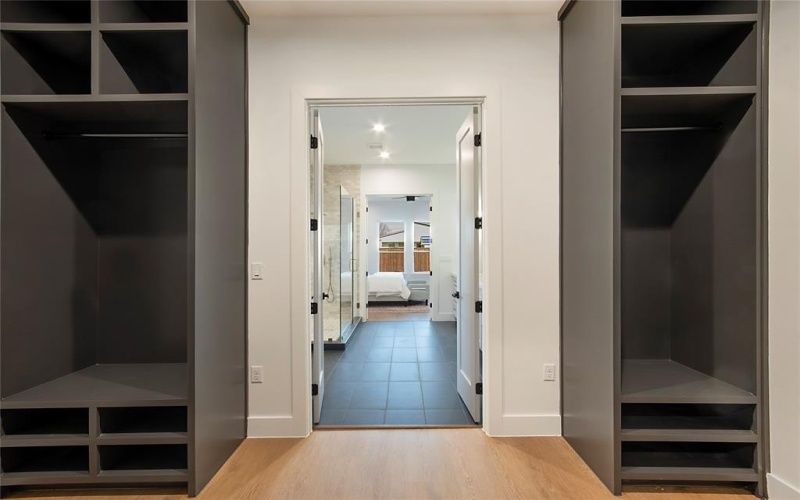 3910 Vineyard Drive, Dallas, TX 75212, 4 Bedrooms Bedrooms, ,3 BathroomsBathrooms,Residential,For Sale,3910 Vineyard Drive,0,21157002