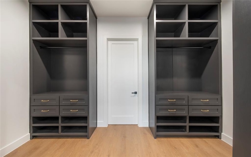 3910 Vineyard Drive, Dallas, TX 75212, 4 Bedrooms Bedrooms, ,3 BathroomsBathrooms,Residential,For Sale,3910 Vineyard Drive,0,21157002