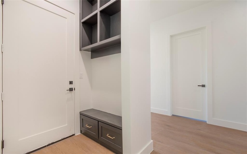 3910 Vineyard Drive, Dallas, TX 75212, 4 Bedrooms Bedrooms, ,3 BathroomsBathrooms,Residential,For Sale,3910 Vineyard Drive,0,21157002