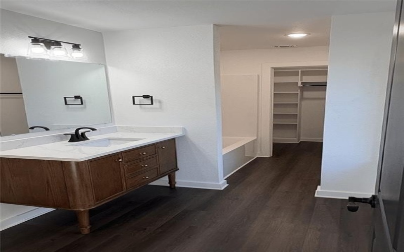 225 McWhorter, Mineola, TX 75773, 3 Bedrooms Bedrooms, ,2 BathroomsBathrooms,Residential,For Sale,225 McWhorter,0,21152537