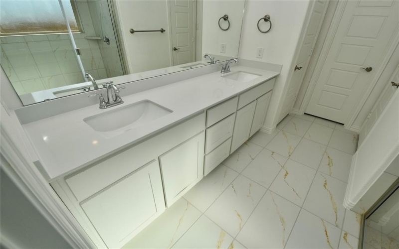 2412 Glasgow Way, Denton, TX 76207, 4 Bedrooms Bedrooms, ,3 BathroomsBathrooms,Residential,For Sale,2412 Glasgow Way,0,21153203