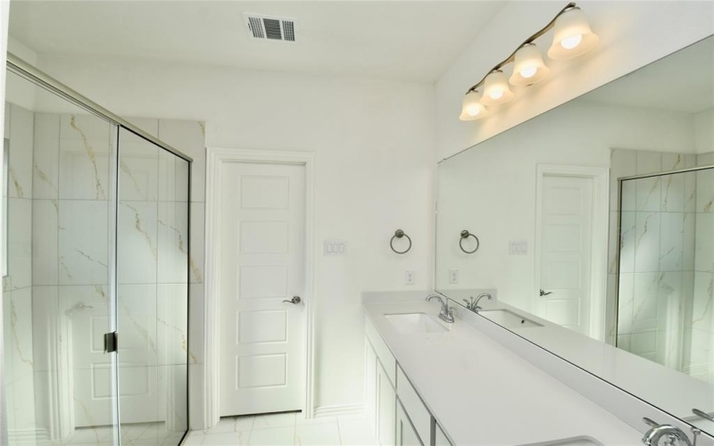 2412 Glasgow Way, Denton, TX 76207, 4 Bedrooms Bedrooms, ,3 BathroomsBathrooms,Residential,For Sale,2412 Glasgow Way,0,21153203