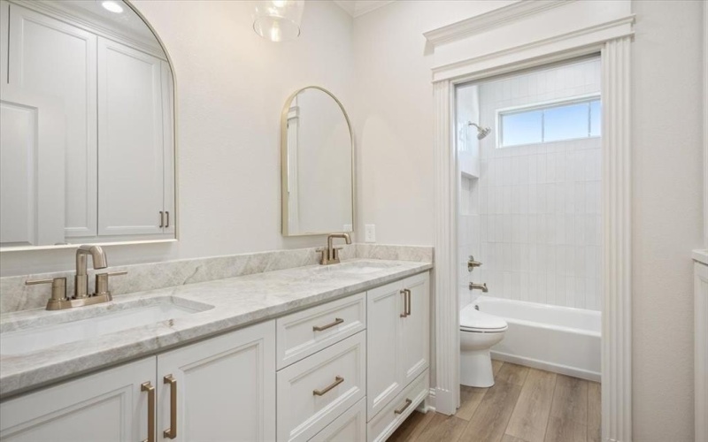 131 Big Catch Lane, Robinson, TX 76706, 4 Bedrooms Bedrooms, ,3 BathroomsBathrooms,Residential,For Sale,131 Big Catch Lane,0,21154275