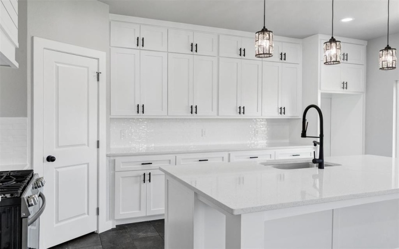 576 Highview Court, Godley, TX 76044, 3 Bedrooms Bedrooms, ,2 BathroomsBathrooms,Residential,For Sale,576 Highview Court,0,21155076