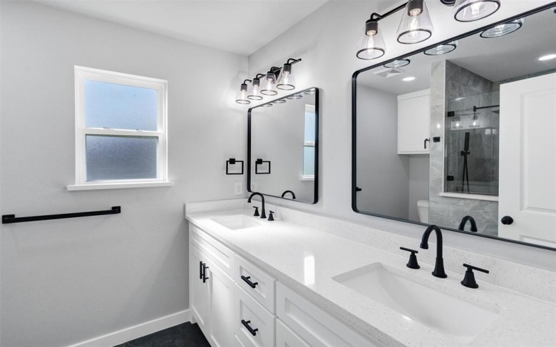 576 Highview Court, Godley, TX 76044, 3 Bedrooms Bedrooms, ,2 BathroomsBathrooms,Residential,For Sale,576 Highview Court,0,21155076