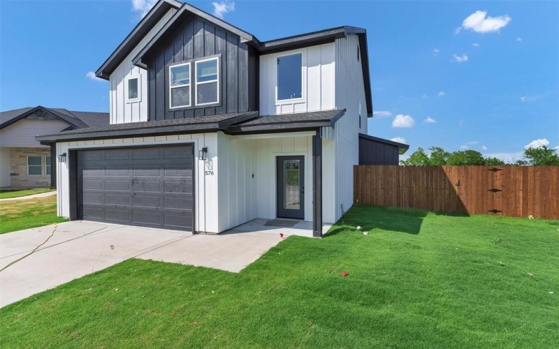 576 Highview Court, Godley, TX 76044, 3 Bedrooms Bedrooms, ,2 BathroomsBathrooms,Residential,For Sale,576 Highview Court,0,21155076