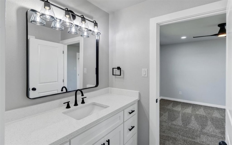 576 Highview Court, Godley, TX 76044, 3 Bedrooms Bedrooms, ,2 BathroomsBathrooms,Residential,For Sale,576 Highview Court,0,21155076