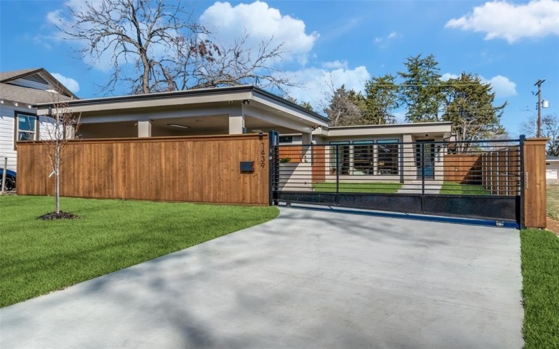 1439 E Louisiana Avenue, Dallas, TX 75216, 3 Habitaciones Habitaciones , ,2 BañosBaños,Residential,En Venta,1439 E Louisiana Avenue,0,21155290