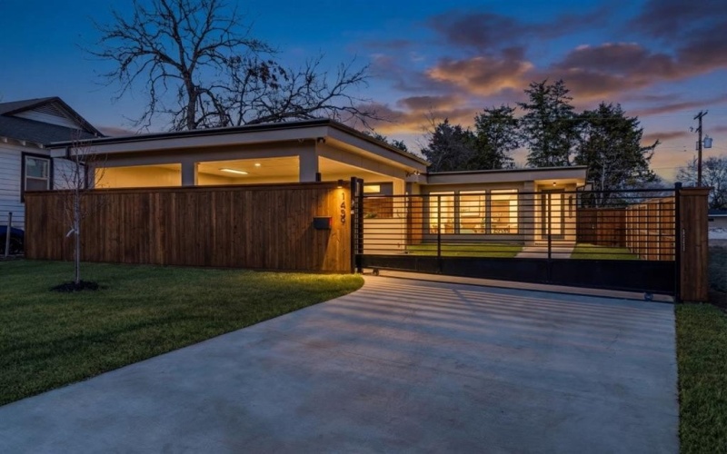 1439 E Louisiana Avenue, Dallas, TX 75216, 3 Habitaciones Habitaciones , ,2 BañosBaños,Residential,En Venta,1439 E Louisiana Avenue,0,21155290