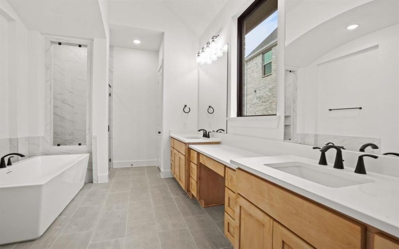 906 Montrose Drive, Rockwall, TX 75087, 4 Habitaciones Habitaciones , ,5 BañosBaños,Residential,En Venta,906 Montrose Drive,0,21155354