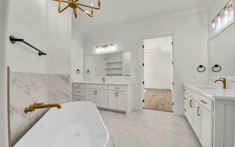 208 Dan Russell Bend, Weatherford, TX 76087, 4 Bedrooms Bedrooms, ,3 BathroomsBathrooms,Residential,For Sale,208 Dan Russell Bend,0,21155821