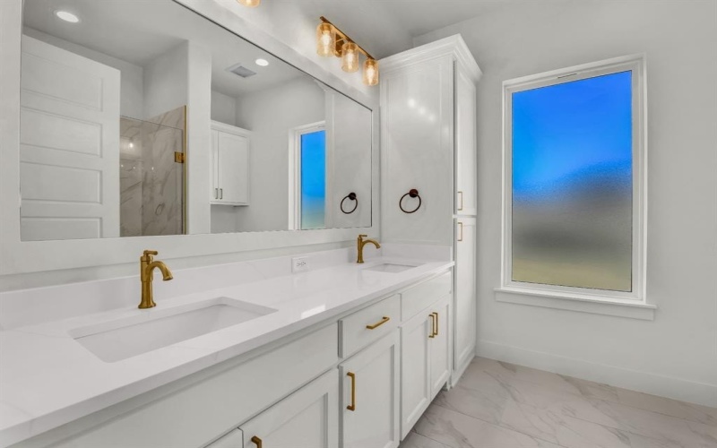 208 Dan Russell Bend, Weatherford, TX 76087, 4 Bedrooms Bedrooms, ,3 BathroomsBathrooms,Residential,For Sale,208 Dan Russell Bend,0,21155821