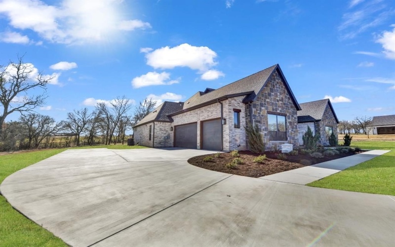 208 Dan Russell Bend, Weatherford, TX 76087, 4 Bedrooms Bedrooms, ,3 BathroomsBathrooms,Residential,For Sale,208 Dan Russell Bend,0,21155821