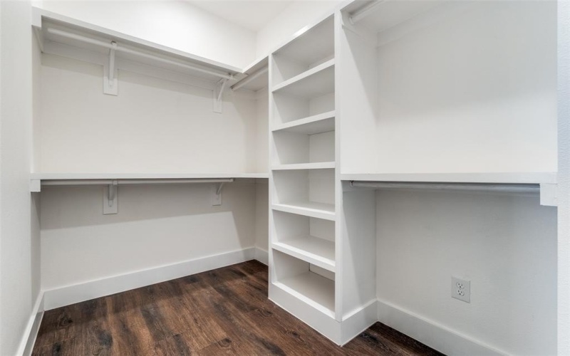 402 S Henderson Avenue, Dallas, TX 75223, 4 Habitaciones Habitaciones , ,5 BañosBaños,Residential,En Venta,402 S Henderson Avenue,0,21155824