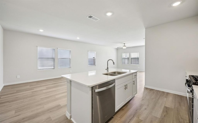 717 Dotty Drive, Princeton, TX 75071, 4 Habitaciones Habitaciones , ,2 BañosBaños,Residential,En Venta,717 Dotty Drive,0,21155876