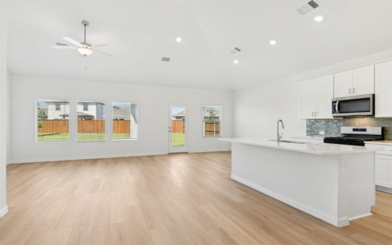 2233 Mustang Way, Seagoville, TX 75159, 4 Bedrooms Bedrooms, ,2 BathroomsBathrooms,Residential,For Sale,2233 Mustang Way,0,21155896