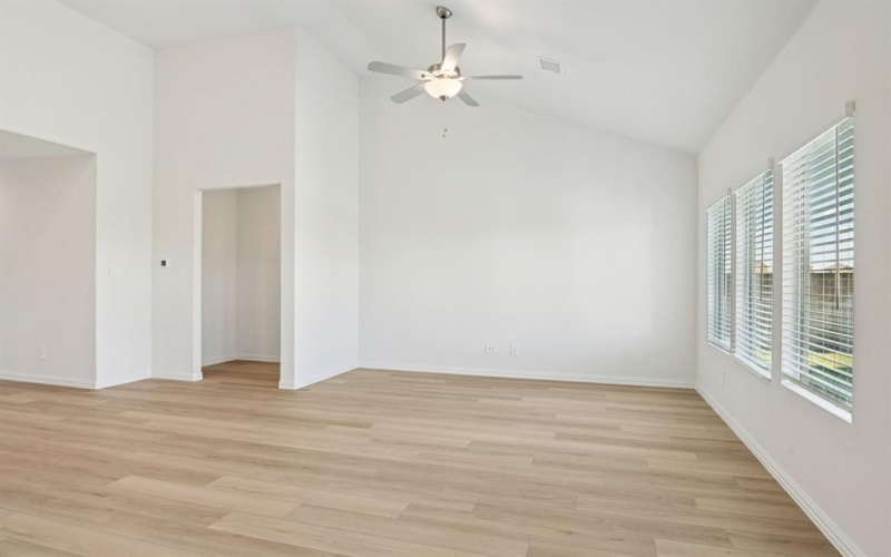 2233 Mustang Way, Seagoville, TX 75159, 4 Bedrooms Bedrooms, ,2 BathroomsBathrooms,Residential,For Sale,2233 Mustang Way,0,21155896