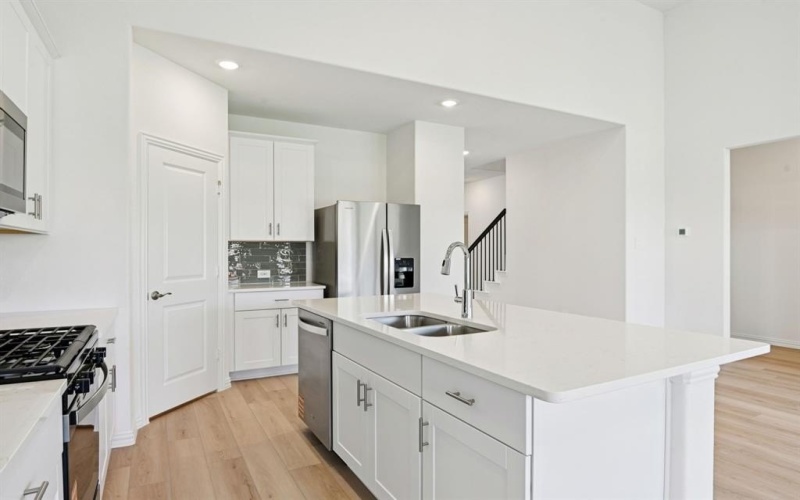 2233 Mustang Way, Seagoville, TX 75159, 4 Bedrooms Bedrooms, ,2 BathroomsBathrooms,Residential,For Sale,2233 Mustang Way,0,21155896