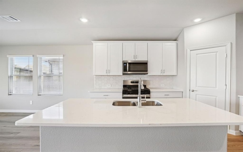 2229 Mustang Way, Seagoville, TX 75159, 4 Bedrooms Bedrooms, ,3 BathroomsBathrooms,Residential,For Sale,2229 Mustang Way,0,21155904