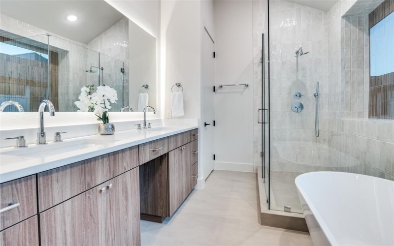 2906 Hawthorne Avenue #103, Dallas, TX 75219, 2 Habitaciones Habitaciones , ,2 BañosBaños,Residential,En Venta,2906 Hawthorne Avenue,0,21155947