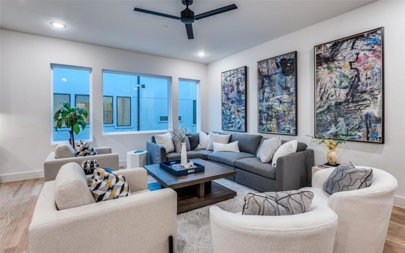 2906 Hawthorne Avenue #103, Dallas, TX 75219, 2 Habitaciones Habitaciones , ,2 BañosBaños,Residential,En Venta,2906 Hawthorne Avenue,0,21155947