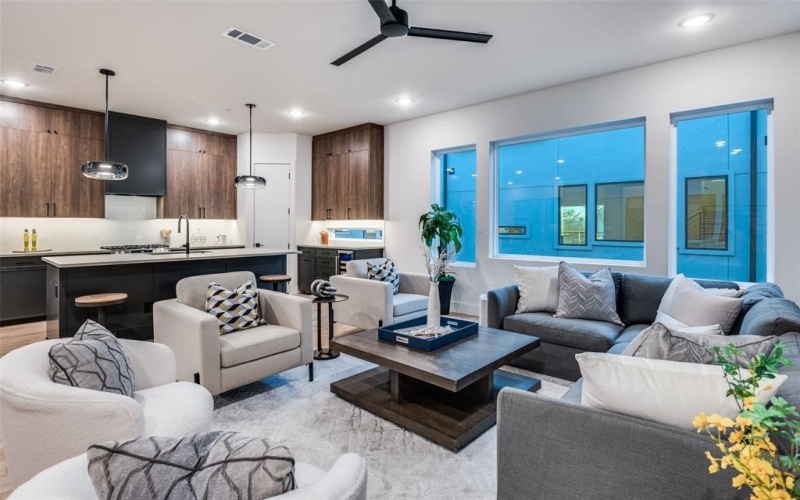 2906 Hawthorne Avenue #103, Dallas, TX 75219, 2 Habitaciones Habitaciones , ,2 BañosBaños,Residential,En Venta,2906 Hawthorne Avenue,0,21155947