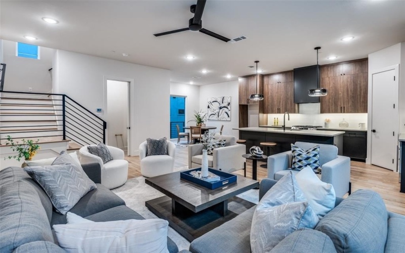 2906 Hawthorne Avenue #103, Dallas, TX 75219, 2 Habitaciones Habitaciones , ,2 BañosBaños,Residential,En Venta,2906 Hawthorne Avenue,0,21155947