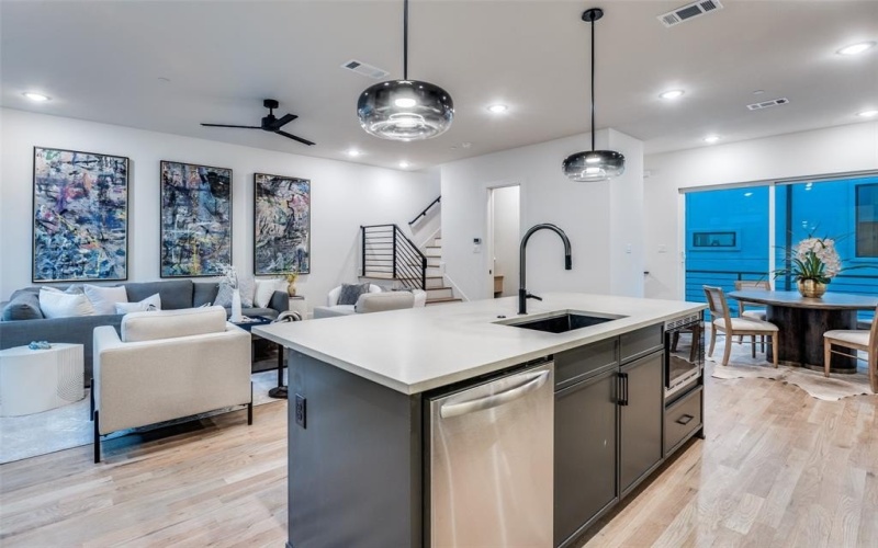 2906 Hawthorne Avenue #103, Dallas, TX 75219, 2 Habitaciones Habitaciones , ,2 BañosBaños,Residential,En Venta,2906 Hawthorne Avenue,0,21155947