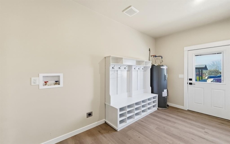 310 Eastland, Iredell, TX 76649, 3 Bedrooms Bedrooms, ,2 BathroomsBathrooms,Residential,For Sale,310 Eastland,0,21156002