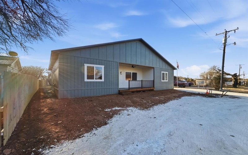 310 Eastland, Iredell, TX 76649, 3 Bedrooms Bedrooms, ,2 BathroomsBathrooms,Residential,For Sale,310 Eastland,0,21156002