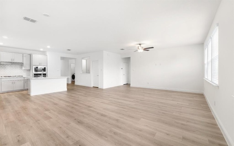 1428 Mustang Canyon Drive, Fort Worth, TX 76052, 4 Habitaciones Habitaciones , ,2 BañosBaños,Residential,En Venta,1428 Mustang Canyon Drive,0,21156021