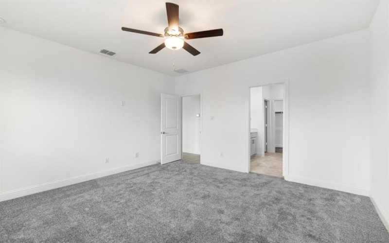 1428 Mustang Canyon Drive, Fort Worth, TX 76052, 4 Habitaciones Habitaciones , ,2 BañosBaños,Residential,En Venta,1428 Mustang Canyon Drive,0,21156021